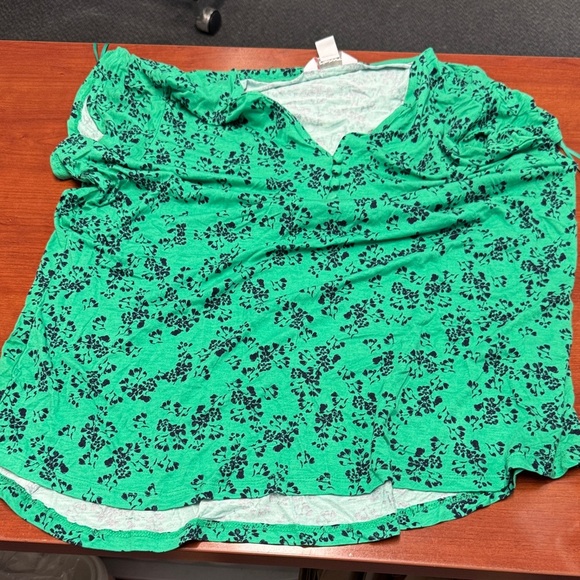 Liz Claiborne floral top xl // 080716 - Picture 1 of 2